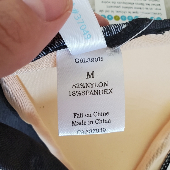 FREE ADD ON lle Moorea Printed Bathing Suit Top Size Medium - Picture 5 of 8